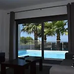 Дом отдыха Moderne Mit Privatem Pool Und Meerblick By Interhome