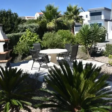 Moderne Mit Privatem Pool Und Meerblick By Interhome 別荘 *