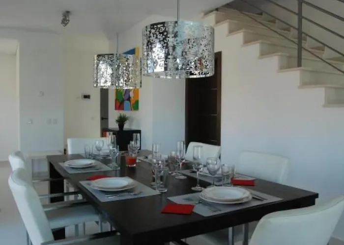 Moderne Mit Privatem Pool Und Meerblick By Interhome 펜션